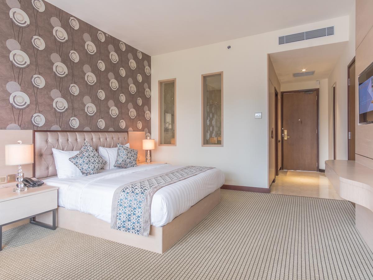 Sijori Hotel 4*